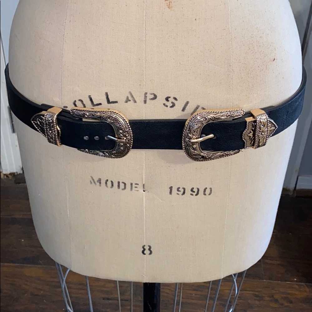 Double buckle belt size M/L